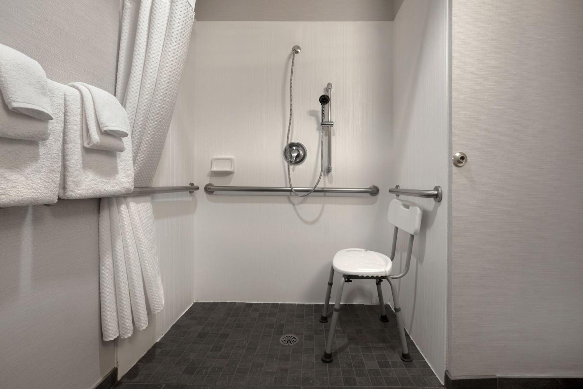 Courtyard By Marriott Portland Southeast/Clackamas Ngoại thất bức ảnh
